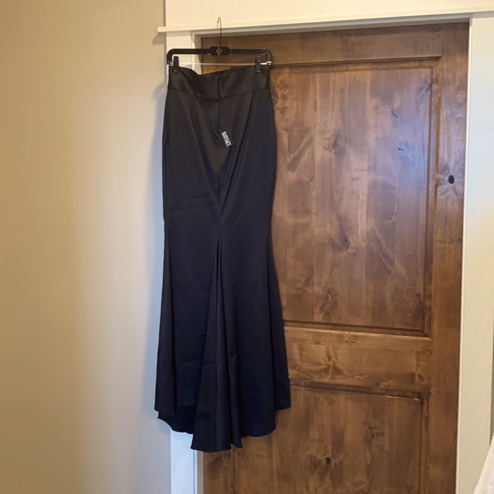 Badgley Mischka NWT, solid black, fishtail skirt